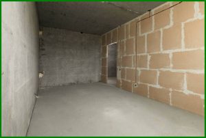 A 10x10 tervezési elv alkalmazása lehetővé teszi, hogy kreatív és hatékony megoldásokat találjunk még a legkisebb helyiségekben is, például beépíthető bútorok vagy multifunkcionális elemek segítségével.